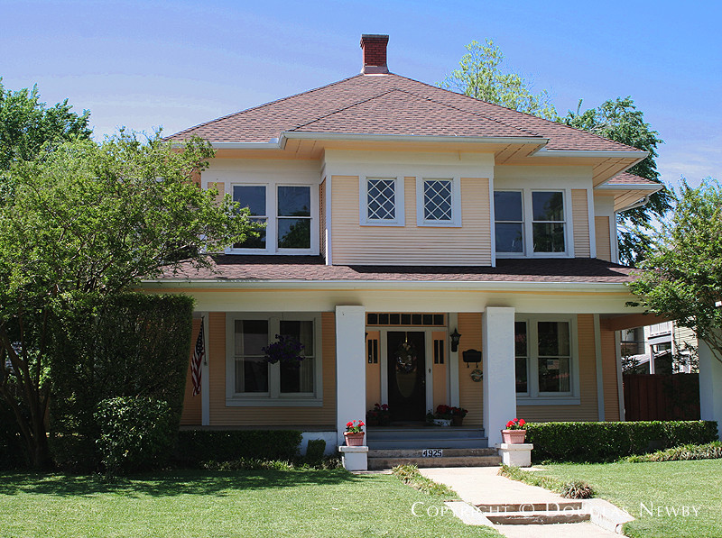 4925 Worth Street - Munger Place Historic District